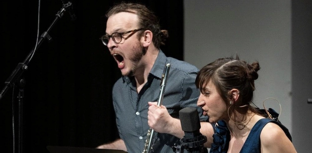 Photo of Jeffrey Stonehouse and Sarah Albu in concert